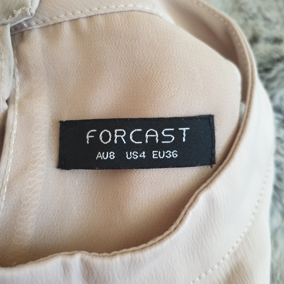 Forecast keyhole halter top - Picture 9 of 11